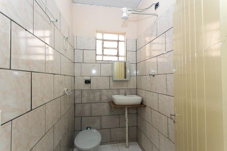 Banheiro de casa para alugar com 1 quarto, 45m² em Parque Boturussu, São Paulo