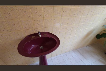 Casa para alugar com 300m², 3 quartos e 4 vagasBanheiro Social 2