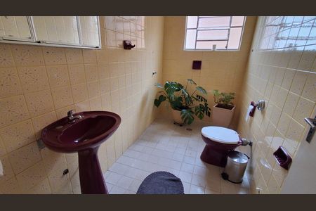 Casa para alugar com 300m², 3 quartos e 4 vagasBanheiro Social 2