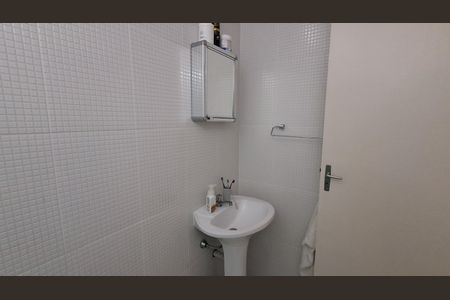 Casa para alugar com 300m², 3 quartos e 4 vagasBanheiro Social 1