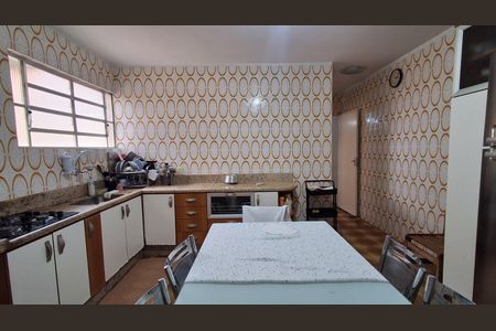 Casa para alugar com 300m², 3 quartos e 4 vagasCozinha 