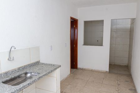 Sala/Cozinha de kitnet/studio para alugar com 1 quarto, 38m² em Guaratiba, Rio de Janeiro