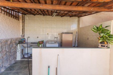 Casa à venda com 300m², 3 quartos e 4 vagasÁrea de Serviço 2