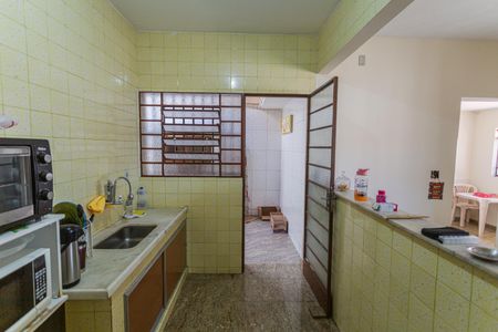 Casa à venda com 300m², 3 quartos e 4 vagasCozinha 1