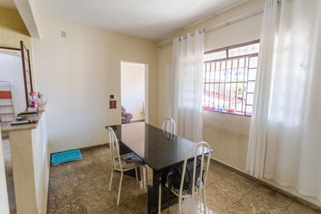 Casa à venda com 300m², 3 quartos e 4 vagasCopa