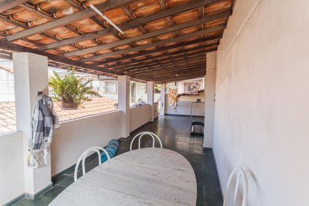 Casa à venda com 300m², 3 quartos e 4 vagasTerraço
