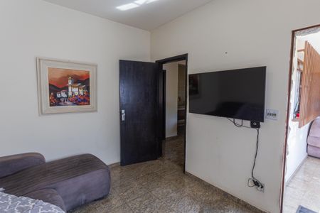 Casa à venda com 300m², 3 quartos e 4 vagasSala 1
