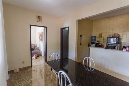 Casa à venda com 300m², 3 quartos e 4 vagasCopa