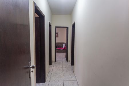 Casa à venda com 300m², 3 quartos e 4 vagasCorredor