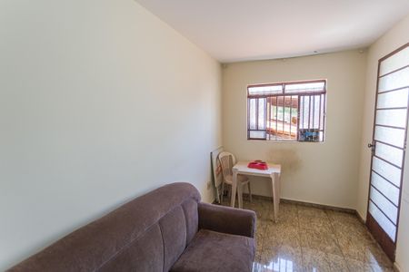 Casa à venda com 300m², 3 quartos e 4 vagasSala 2