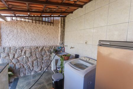 Casa à venda com 300m², 3 quartos e 4 vagasÁrea de Serviço 2