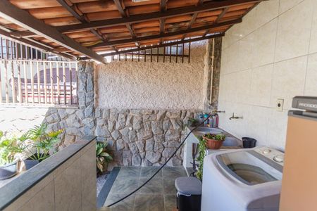 Casa à venda com 300m², 3 quartos e 4 vagasÁrea de Serviço 2