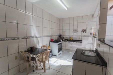 Casa à venda com 300m², 3 quartos e 4 vagasCozinha 2