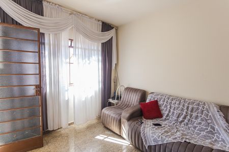 Casa à venda com 300m², 3 quartos e 4 vagasSala 1