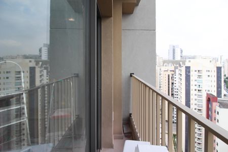 Varanda de kitnet/studio para alugar com 1 quarto, 24m² em Vila Nova Conceição, São Paulo