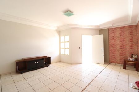 Casa para alugar com 197m², 4 quartos e 3 vagasSala