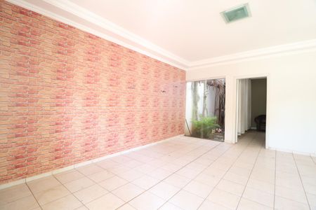 Sala de casa para alugar com 4 quartos, 197m² em Santa Mônica, Uberlândia