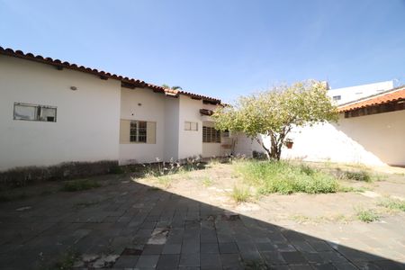 Casa para alugar com 197m², 4 quartos e 3 vagasQuintal