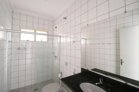 Casa para alugar com 197m², 4 quartos e 3 vagasBanheiro Social