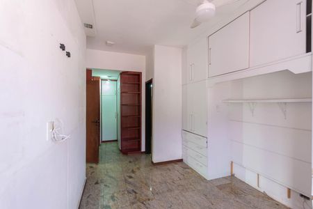 Apartamento à venda com 174m², 4 quartos e 2 vagasSuíte
