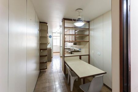 Apartamento à venda com 174m², 4 quartos e 2 vagasCozinha