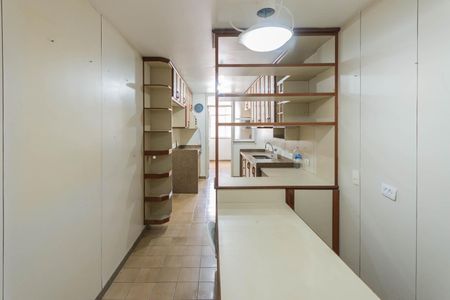 Apartamento à venda com 174m², 4 quartos e 2 vagasCozinha
