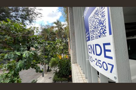 Apartamento à venda com 174m², 4 quartos e 2 vagas Apartamento à venda com 174m², 4 quartos e 2 vagasPlaquinha