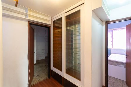 Apartamento à venda com 174m², 4 quartos e 2 vagasCorredor