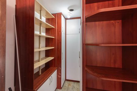 Apartamento à venda com 174m², 4 quartos e 2 vagasSuíte