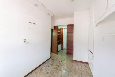 Apartamento à venda com 174m², 4 quartos e 2 vagasSuíte