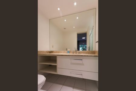 Apartamento para alugar com 101m², 2 quartos e 2 vagas Apartamento para alugar com 101m², 2 quartos e 2 vagasBanheiro da Suíte
