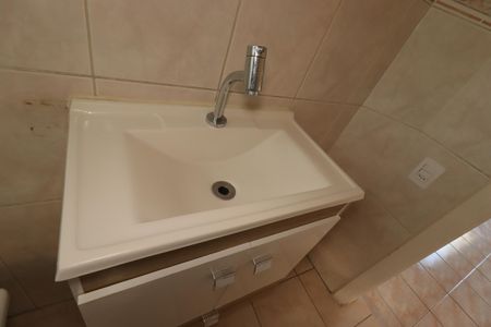 Apartamento à venda com 72m², 2 quartos e 2 vagasBanheiro - Pia