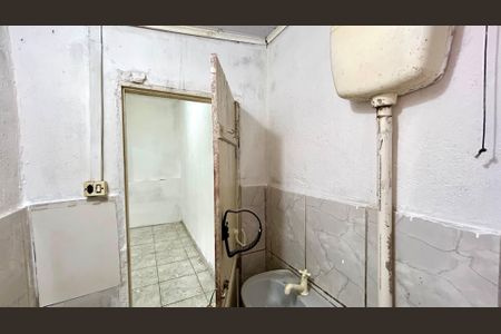 Casa para alugar com 60m², 2 quartos e sem vagaBanheiro da Suíte