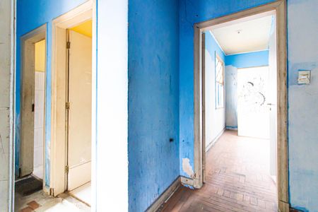 Corredor de casa à venda com 5 quartos, 220m² em Água Branca, São Paulo