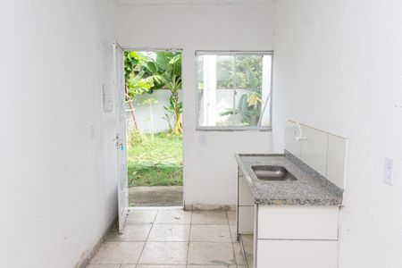 Sala/Cozinha de kitnet/studio para alugar com 1 quarto, 38m² em Guaratiba, Rio de Janeiro