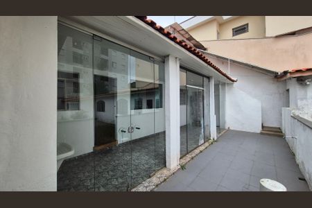 Casa para alugar com 80m², 2 quartos e sem vagaArea de serviço