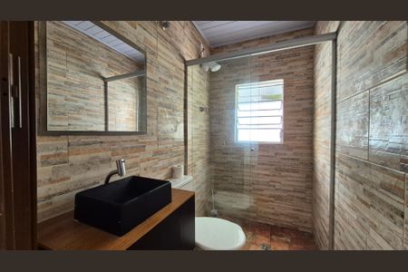 Banheiro da suíte de casa para alugar com 2 quartos, 80m² em Vila Vitória, Santo André