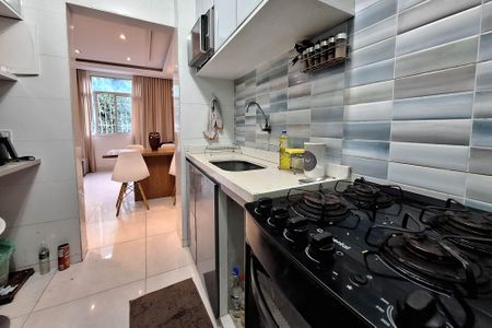 Apartamento à venda com 64m², 2 quartos e sem vaga Apartamento à venda com 64m², 2 quartos e sem vagaCozinha