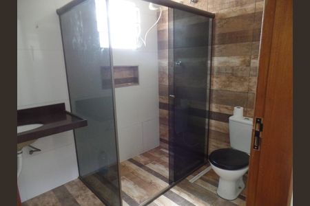 Casa à venda com 208m², 3 quartos e 3 vagasBanheiro