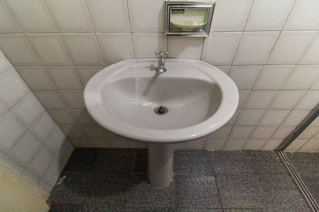 Casa à venda com 208m², 4 quartos e 3 vagasCasa 2 - Banheiro social