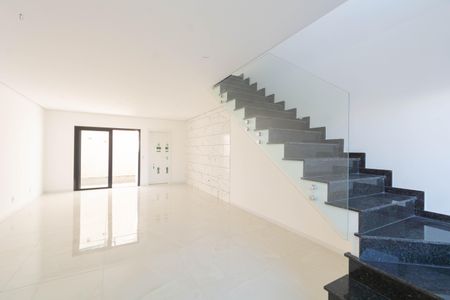 Casa à venda com 100m², 3 quartos e 2 vagas