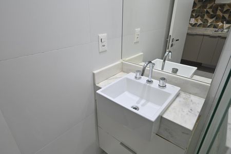Banheiro Social de kitnet/studio para alugar com 1 quarto, 23m² em Vila Clementino, São Paulo