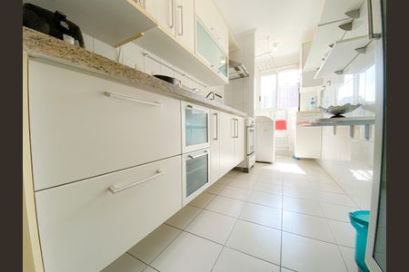 Apartamento à venda com 107m², 3 quartos e 2 vagasCozinha