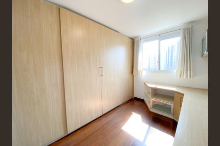 Apartamento à venda com 107m², 3 quartos e 2 vagasQuarto 3
