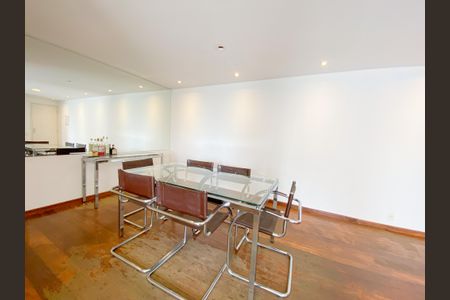 Sala   de apartamento à venda com 3 quartos, 107m² em Água Branca, São Paulo