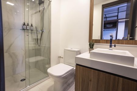 Banheiro  de apartamento para alugar com 1 quarto, 25m² em Vila Mariana, São Paulo