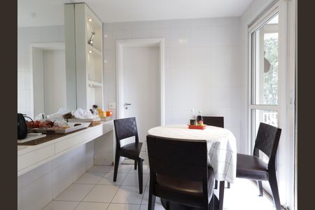 Apartamento à venda com 223m², 3 quartos e 4 vagasCopa