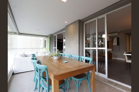 Apartamento à venda com 223m², 3 quartos e 4 vagasVaranda gourmet