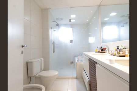 Apartamento à venda com 223m², 3 quartos e 4 vagasBanheiro da Suíte 3