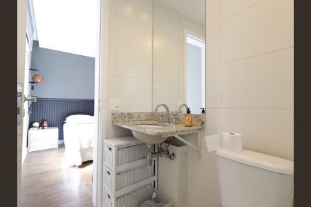 Apartamento à venda com 223m², 3 quartos e 4 vagasBanheiro da Suíte 1